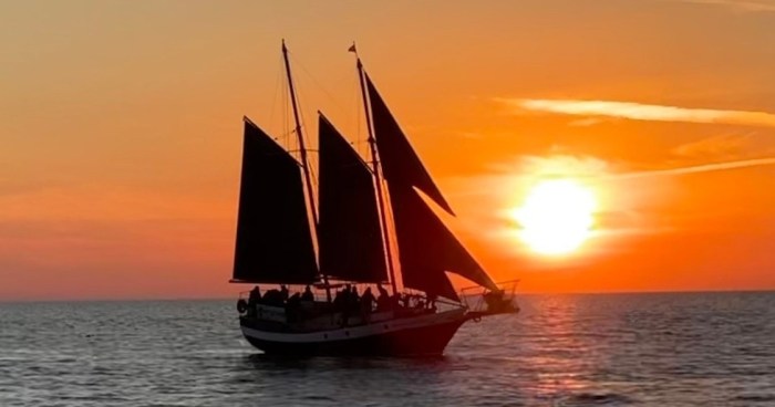 Sunset Treasure Island, FL Sailing Tours | Suncoast Sailing